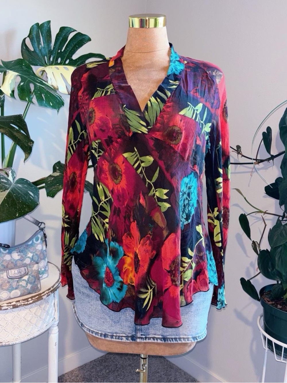 Chico’s 100% Silk Floral Blouse Size 2 Sheer V Neck Bell Sleeve Boho Top